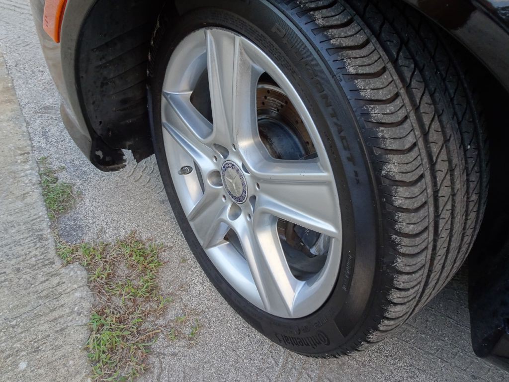 2010 Mercedes-Benz C-Class Image 26