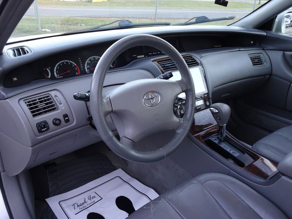 2002 Toyota Avalon Image 10