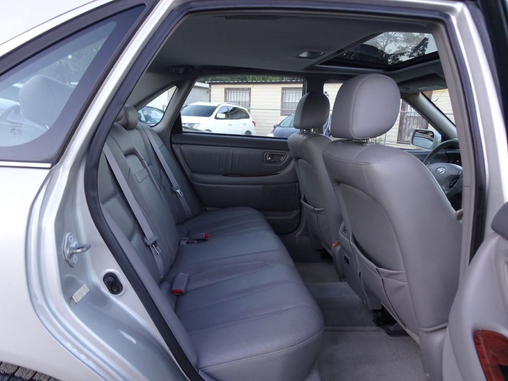 2002 Toyota Avalon Image 18