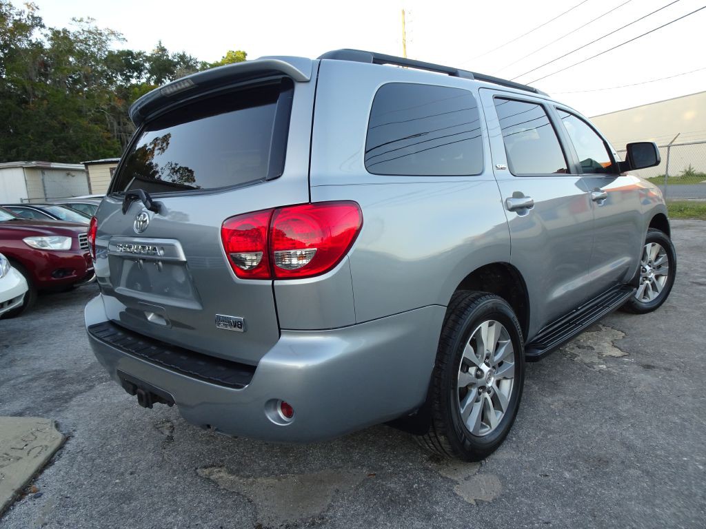 2016 Toyota Sequoia Image 6