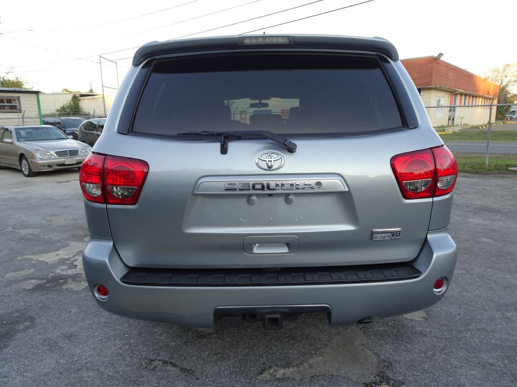 2016 Toyota Sequoia Image 7