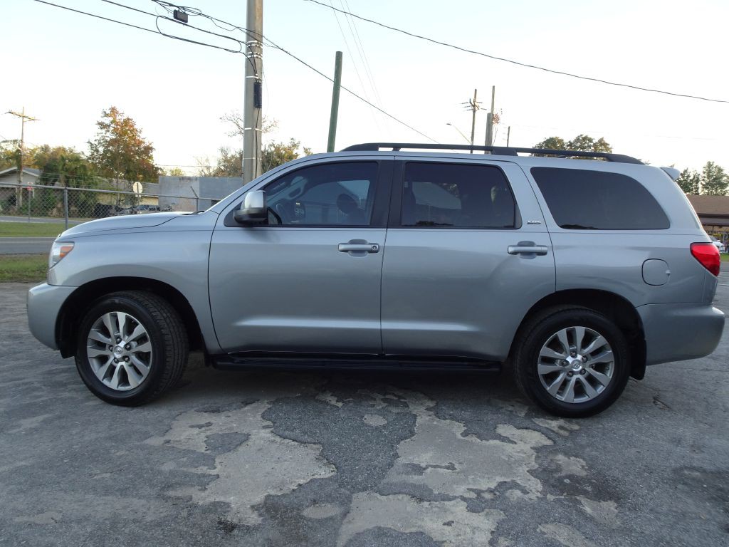 2016 Toyota Sequoia Image 9