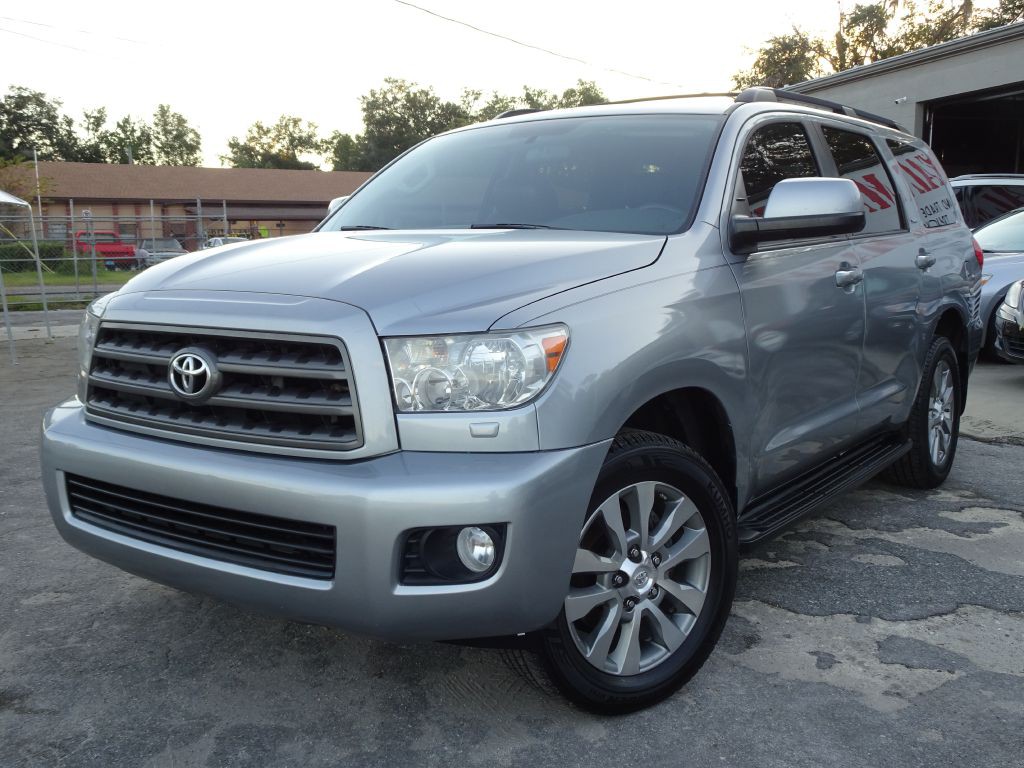 2016 Toyota Sequoia Image 10