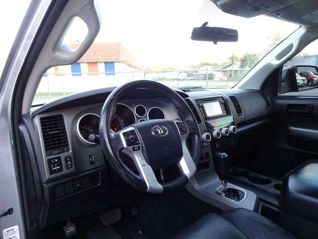 2016 Toyota Sequoia Image 11