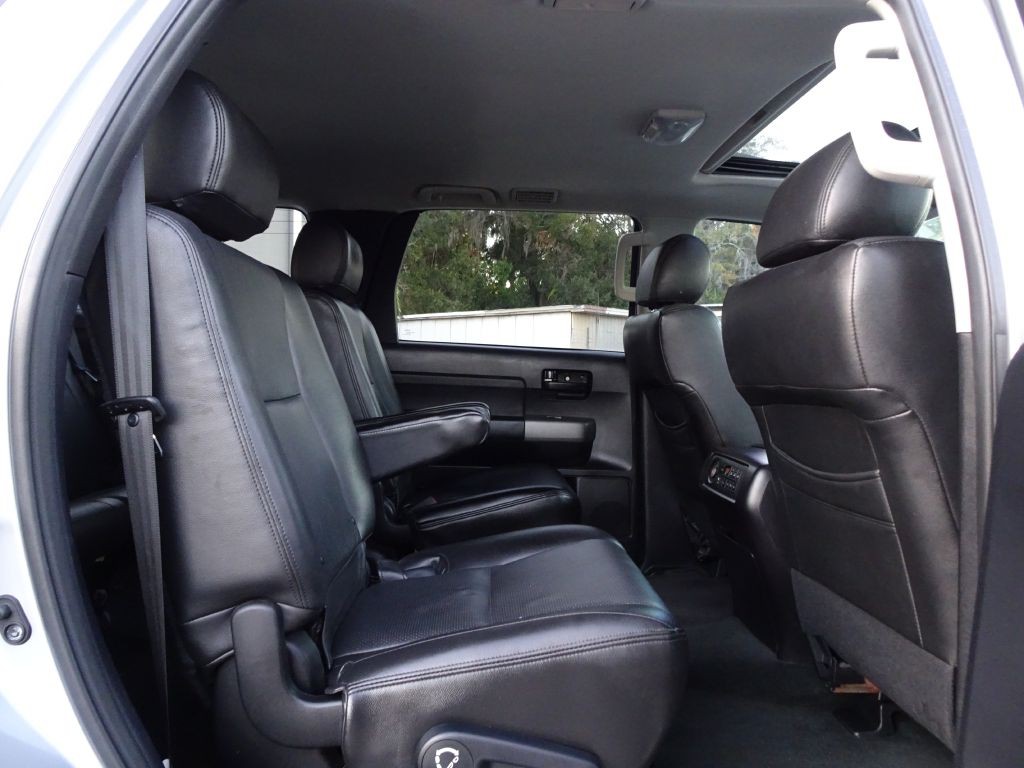 2016 Toyota Sequoia Image 19