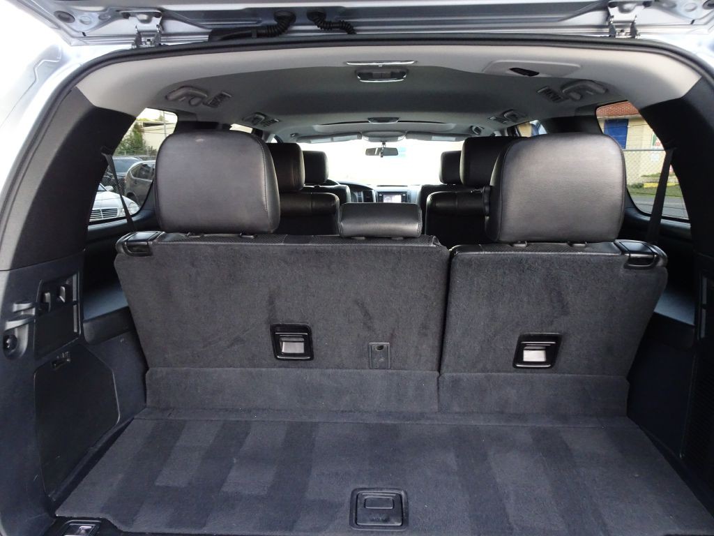 2016 Toyota Sequoia Image 21