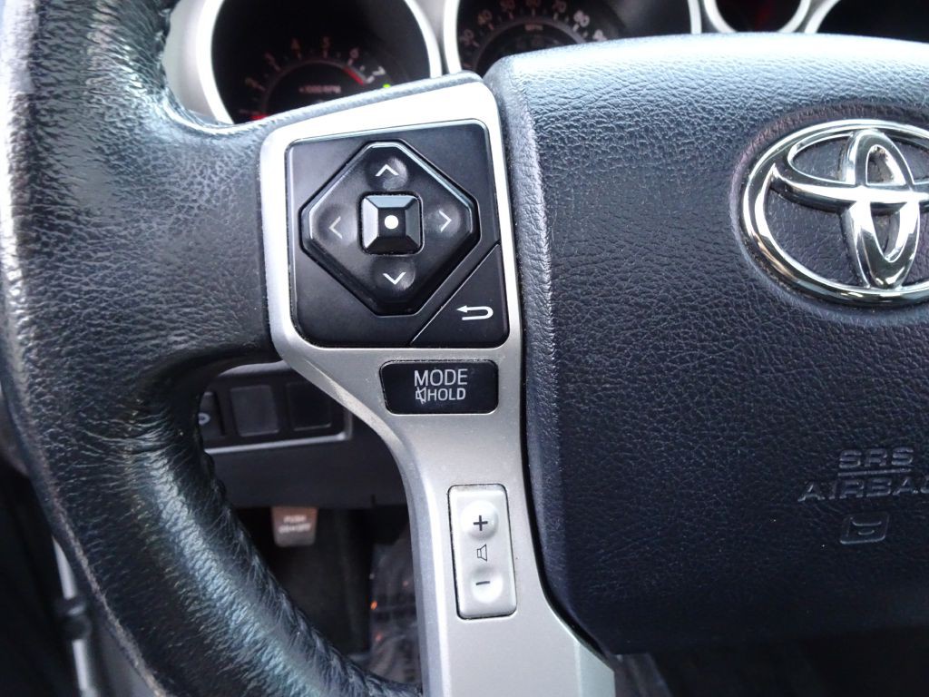 2016 Toyota Sequoia Image 22