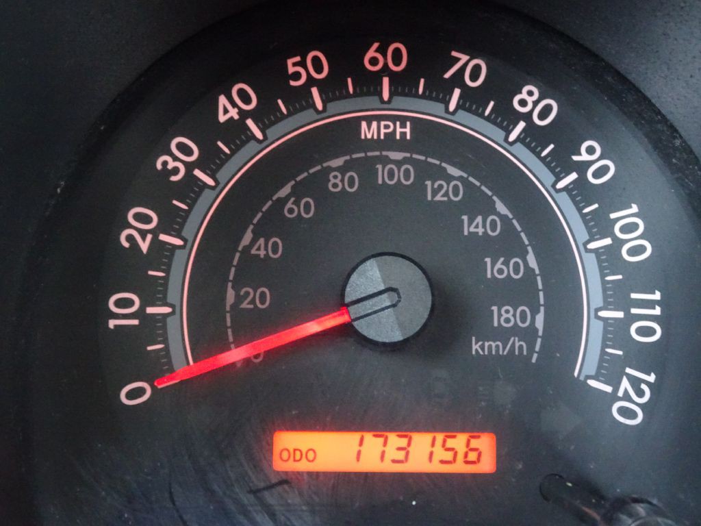 2016 Toyota Sequoia Image 24