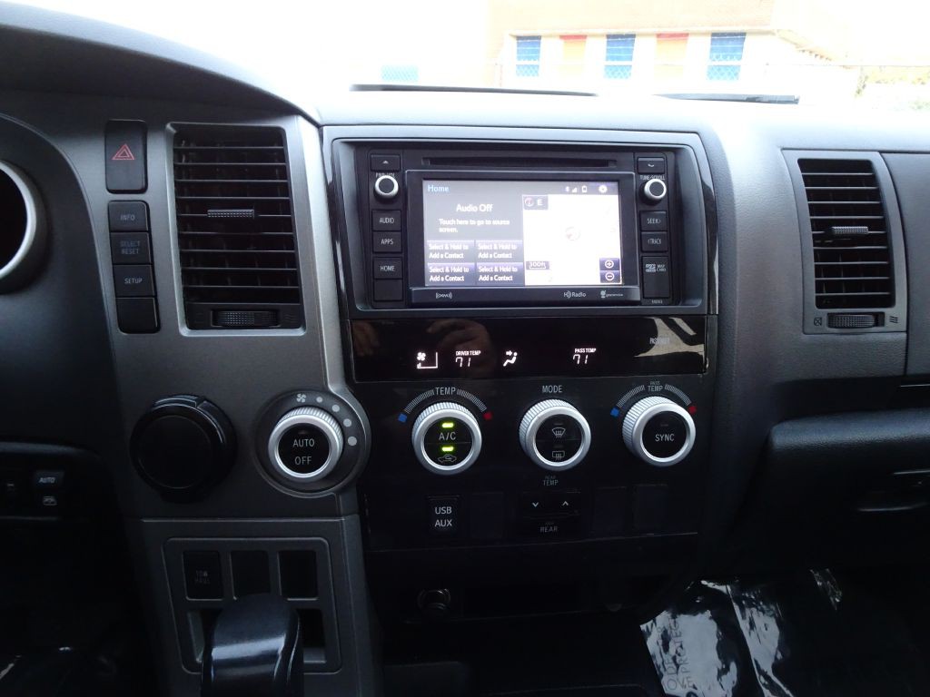 2016 Toyota Sequoia Image 25