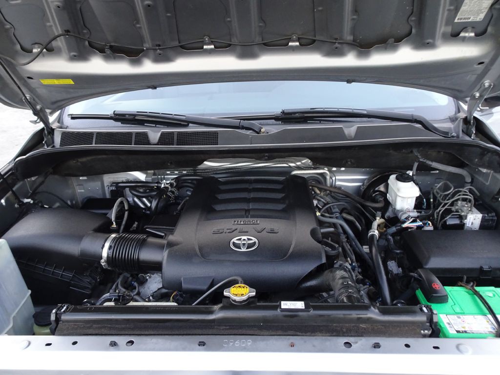 2016 Toyota Sequoia Image 27