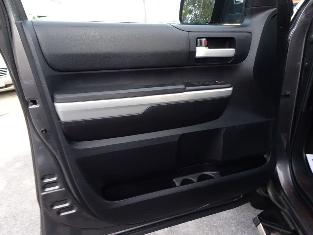 2014 Toyota Tundra Image 12