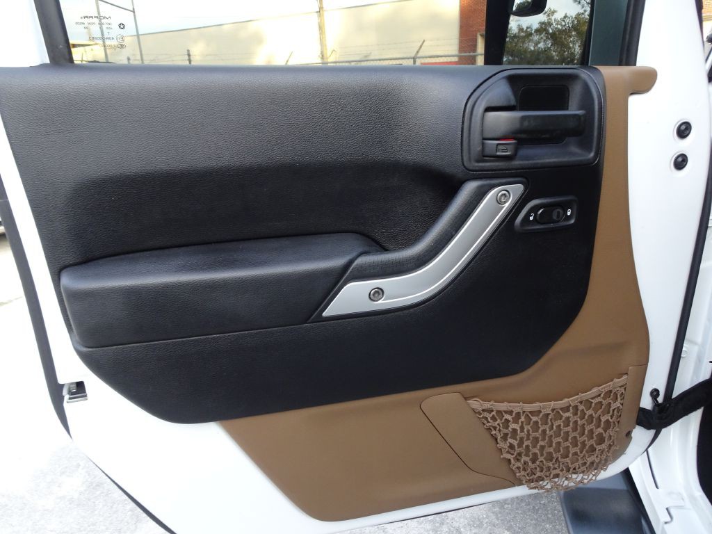 2013 Jeep Wrangler Unlimited Image 12