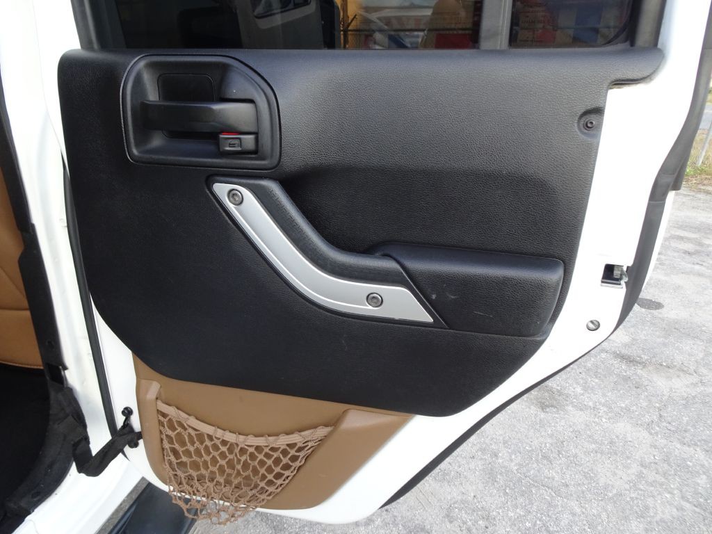 2013 Jeep Wrangler Unlimited Image 19