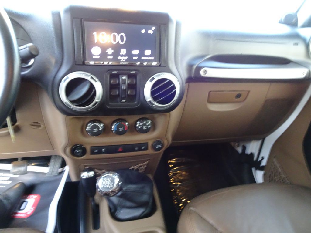 2013 Jeep Wrangler Unlimited Image 24