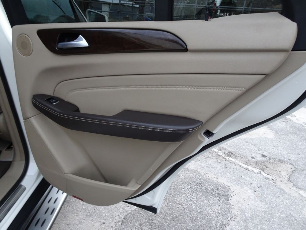 2013 Mercedes-Benz M-Class Image 19