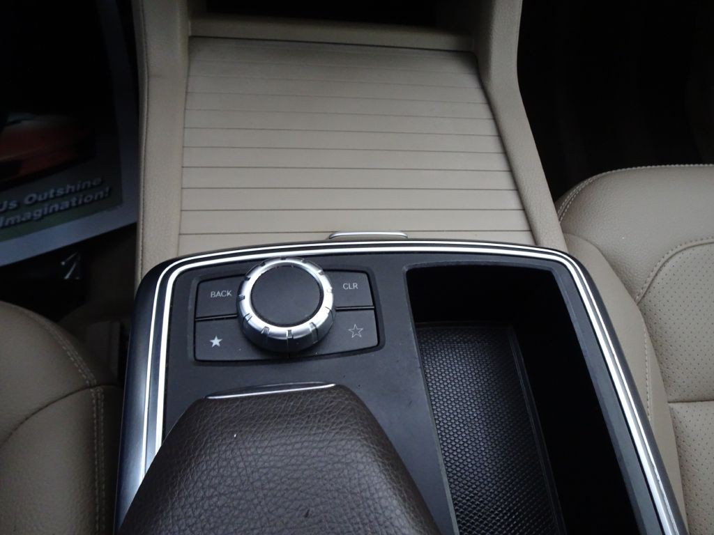 2013 Mercedes-Benz M-Class Image 25