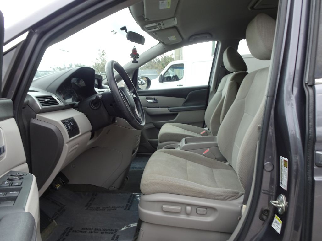 2016 Honda Odyssey Image 11