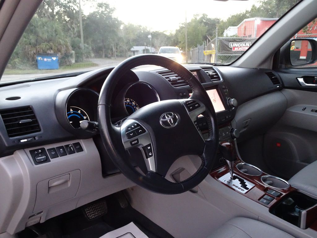 2011 Toyota Highlander Image 10