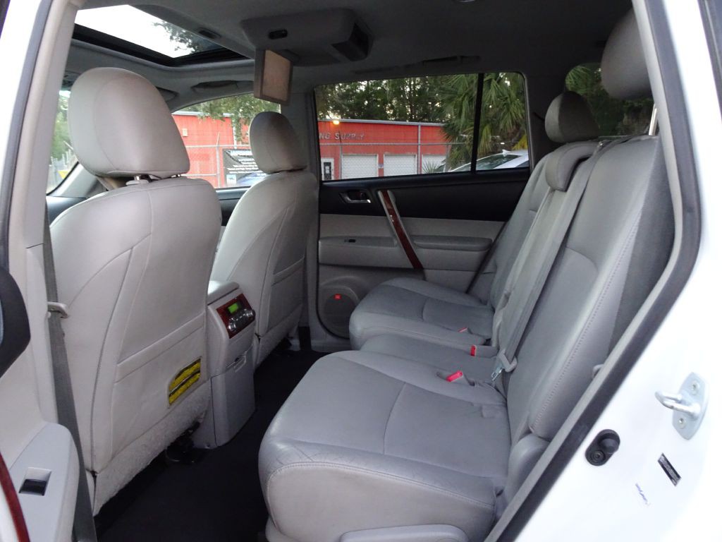 2011 Toyota Highlander Image 13