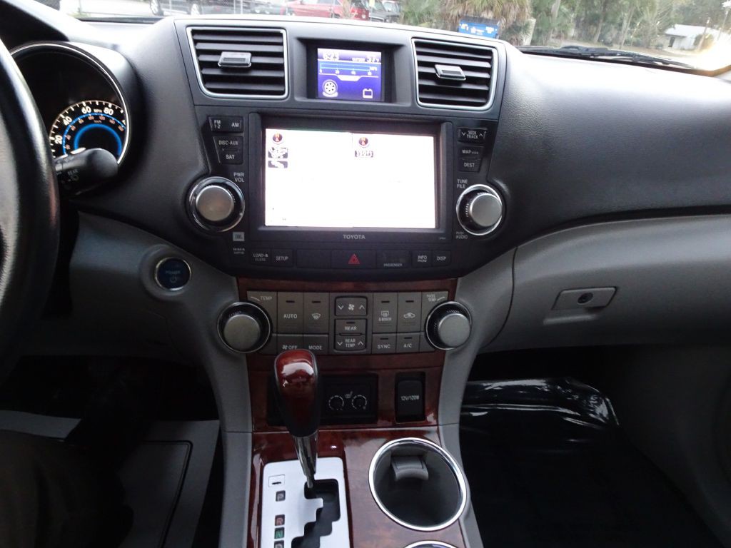 2011 Toyota Highlander Image 23