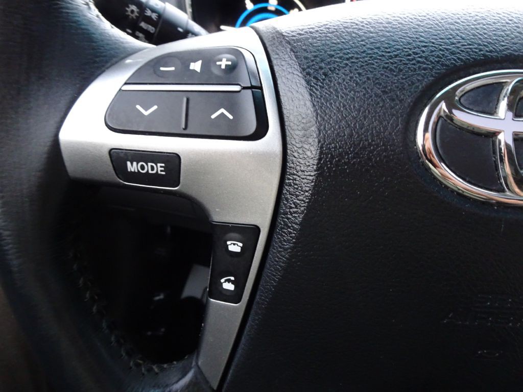 2011 Toyota Highlander Image 24