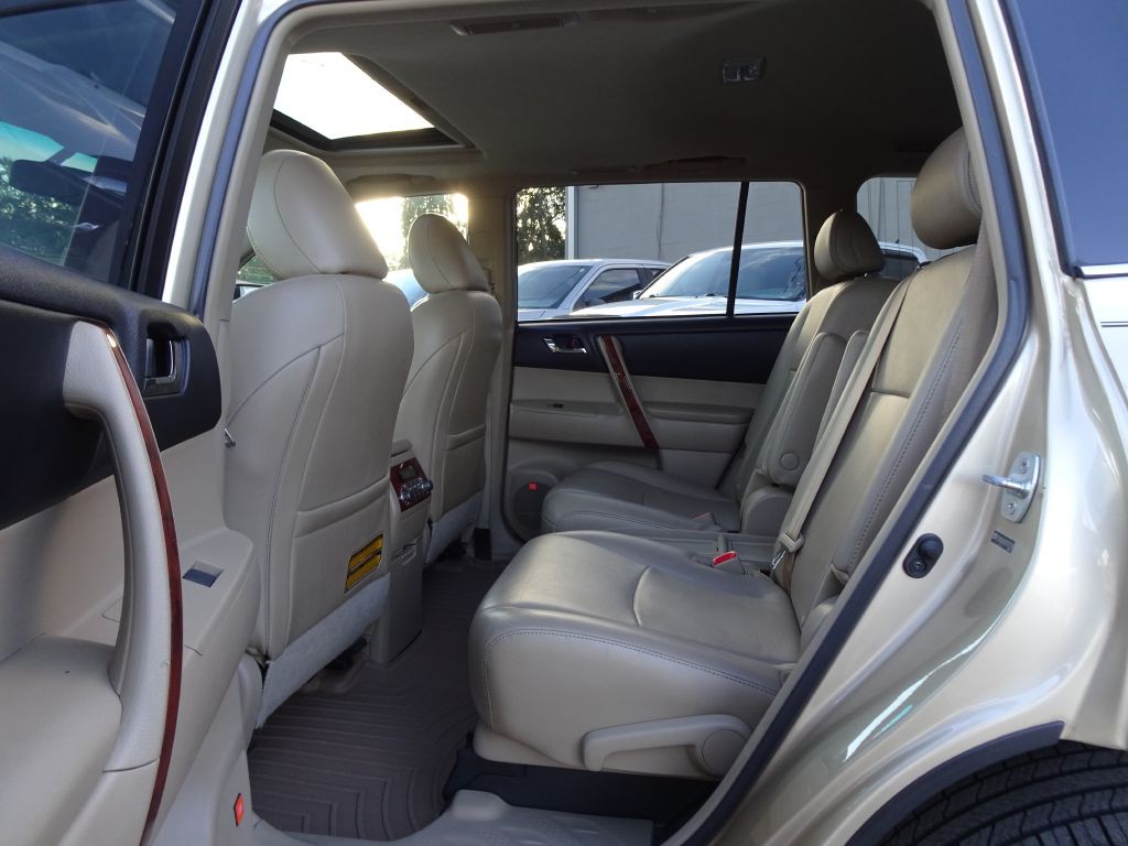 2013 Toyota Highlander Image 13