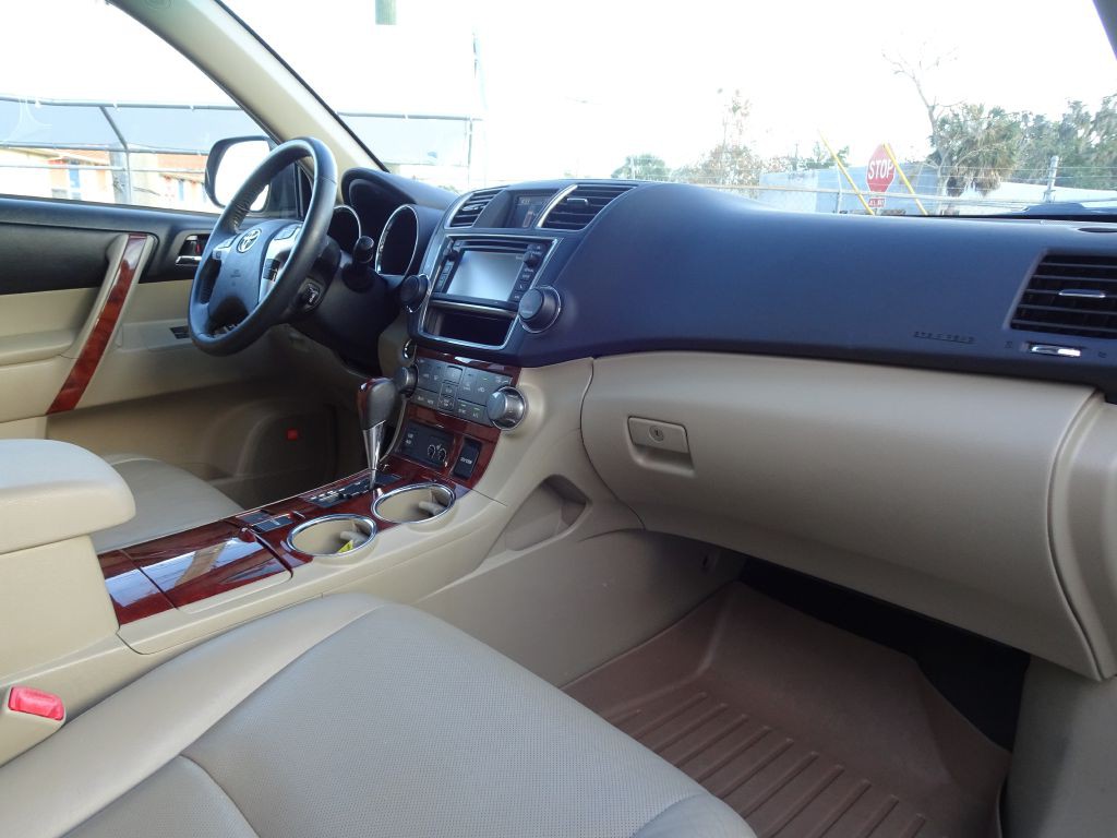 2013 Toyota Highlander Image 15