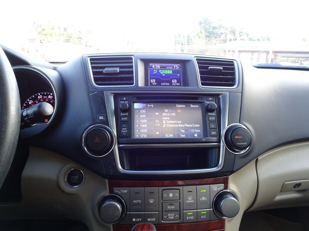 2013 Toyota Highlander Image 22