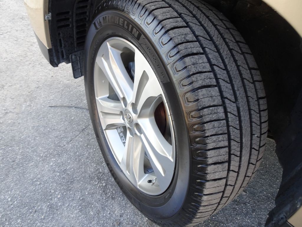 2013 Toyota Highlander Image 25