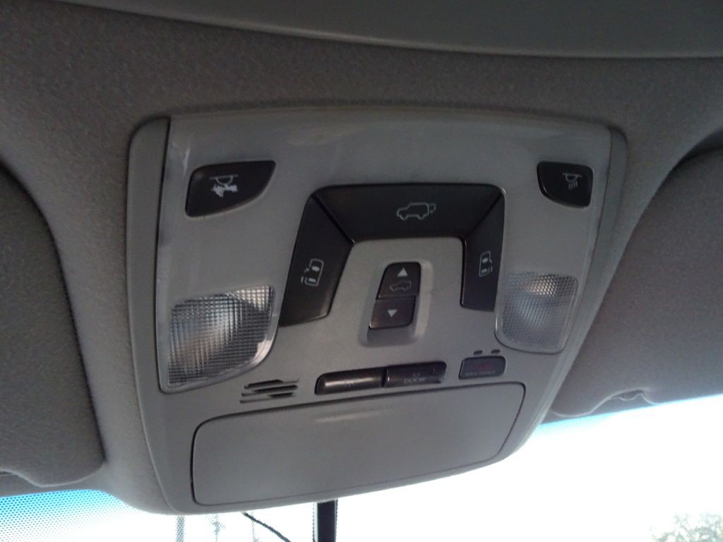 2011 Toyota Sienna Image 22