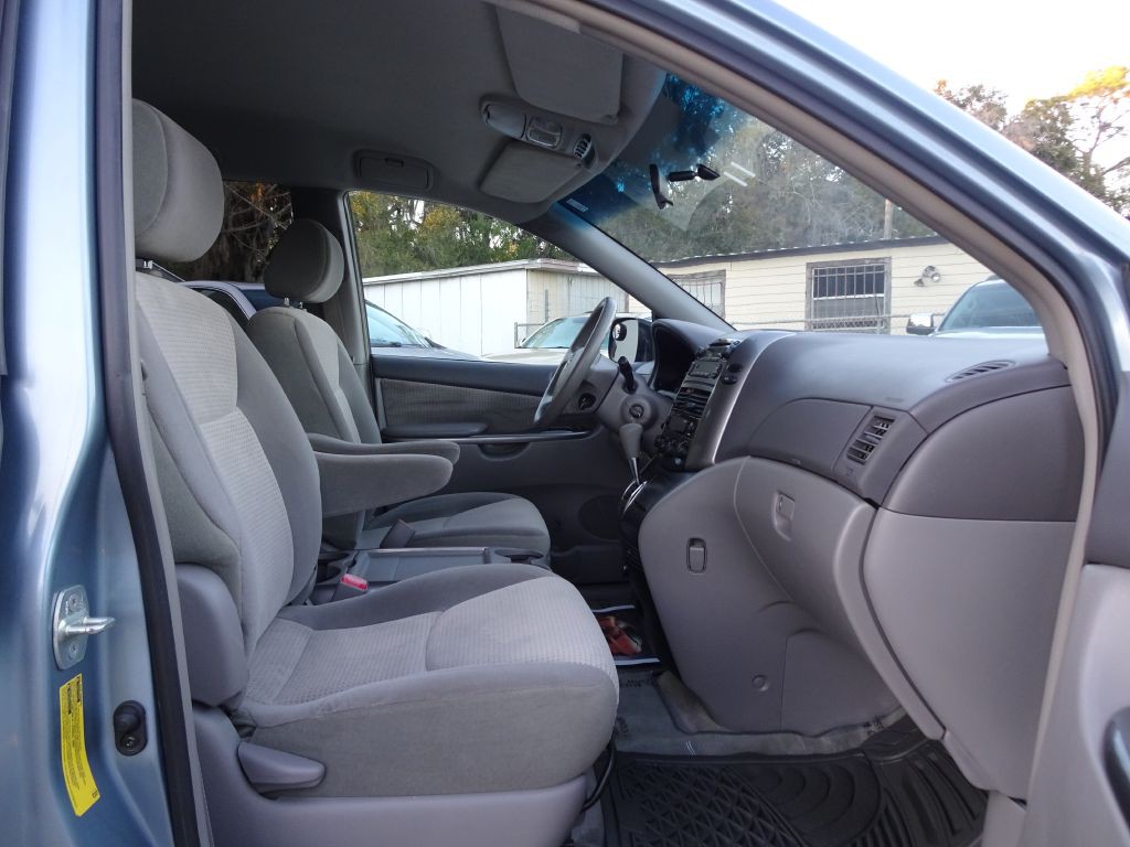2007 Toyota Sienna Image 15