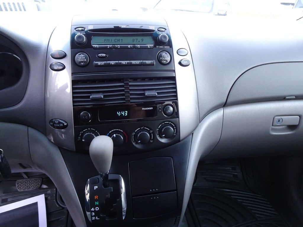 2007 Toyota Sienna Image 22