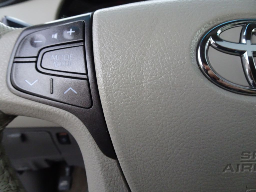 2012 Toyota Sienna Image 20