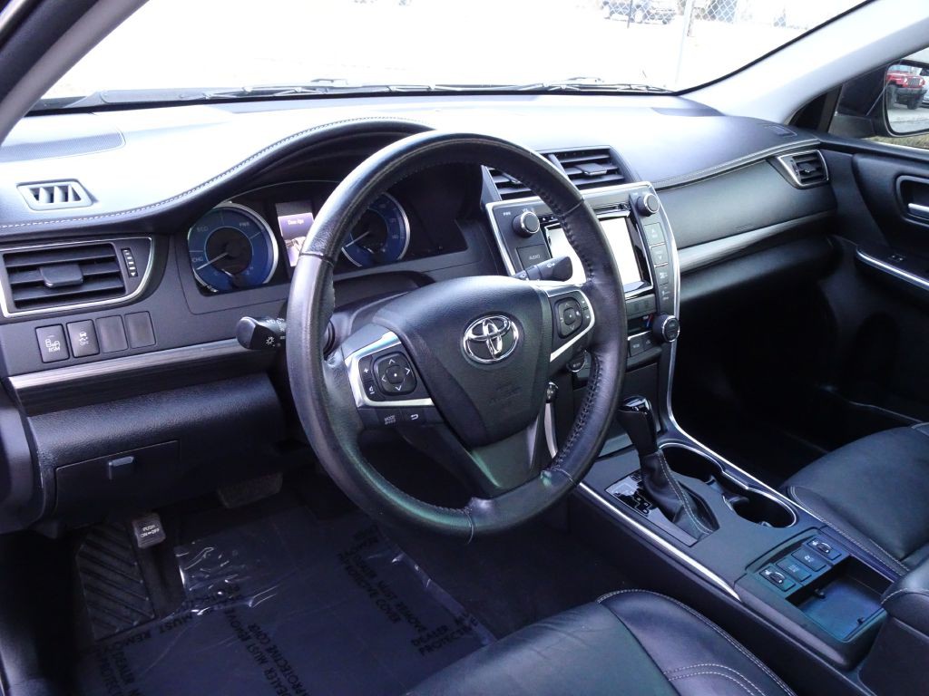 2016 Toyota Camry Image 11