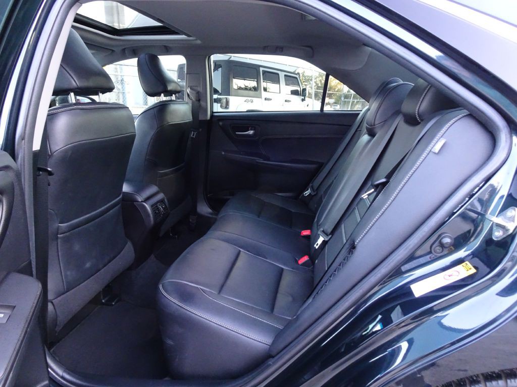 2016 Toyota Camry Image 14