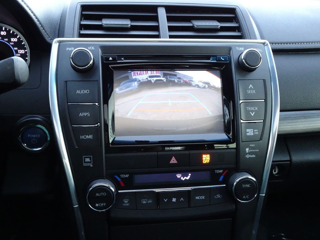 2016 Toyota Camry Image 25
