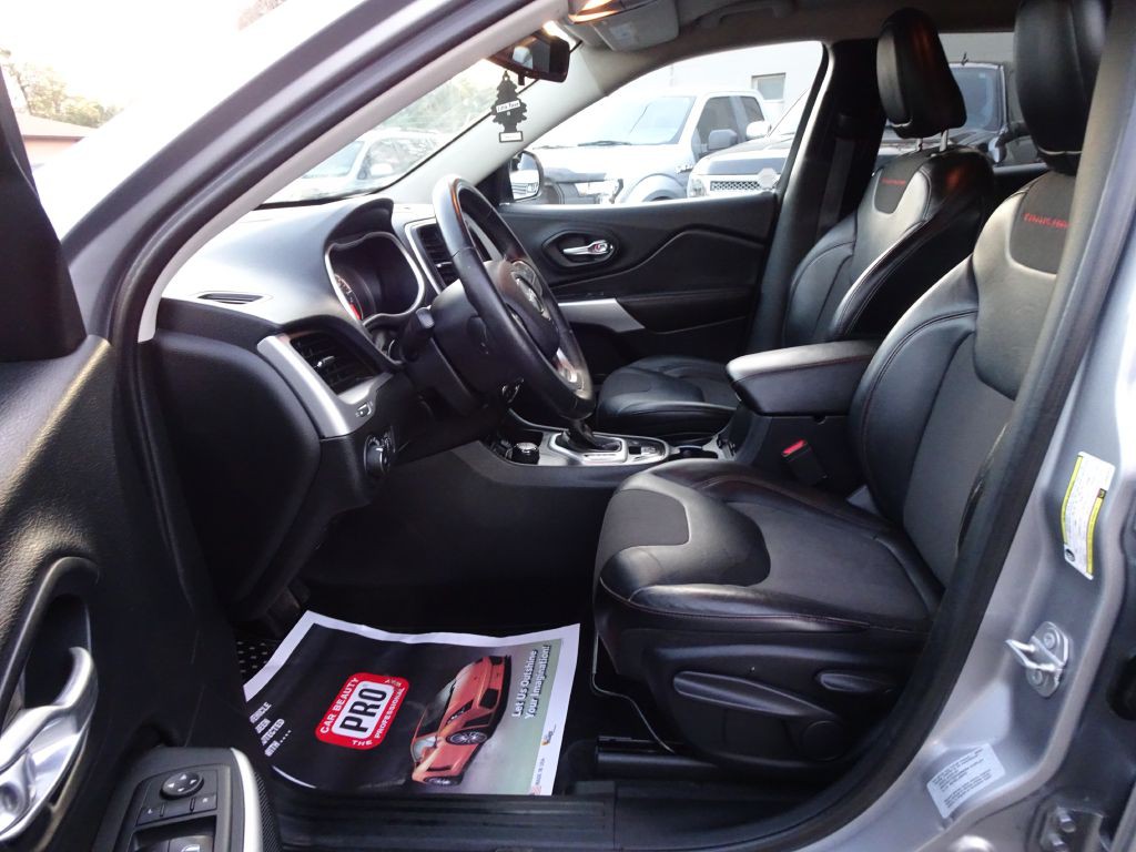 2017 Jeep Cherokee Image 12