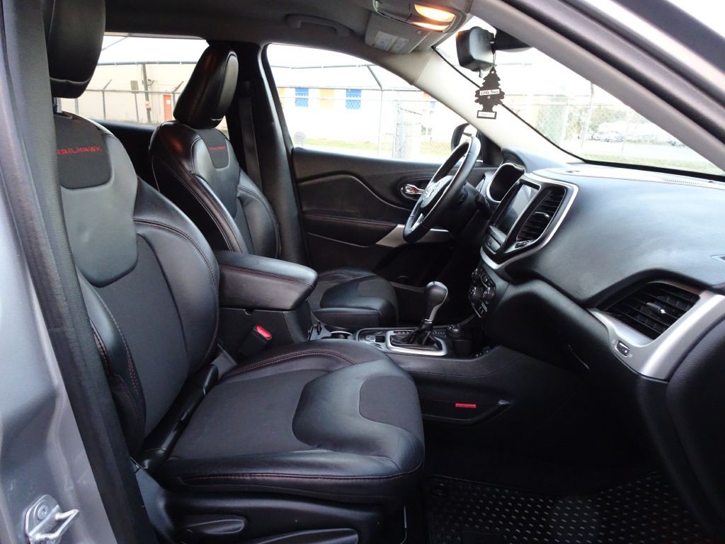 2017 Jeep Cherokee Image 17