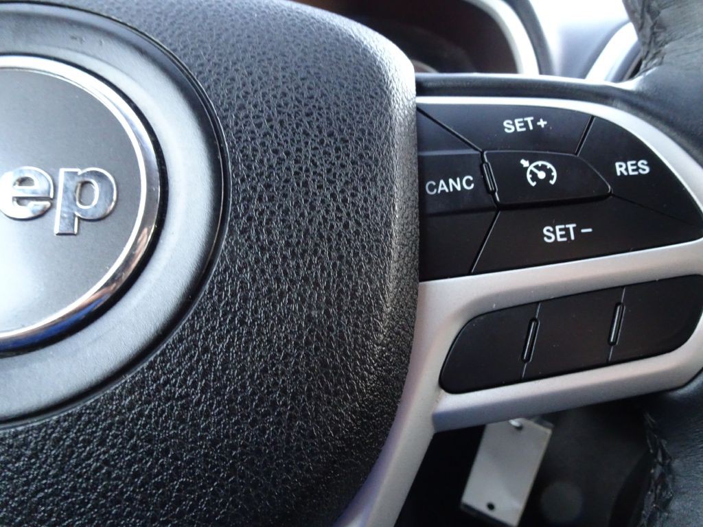 2017 Jeep Cherokee Image 23