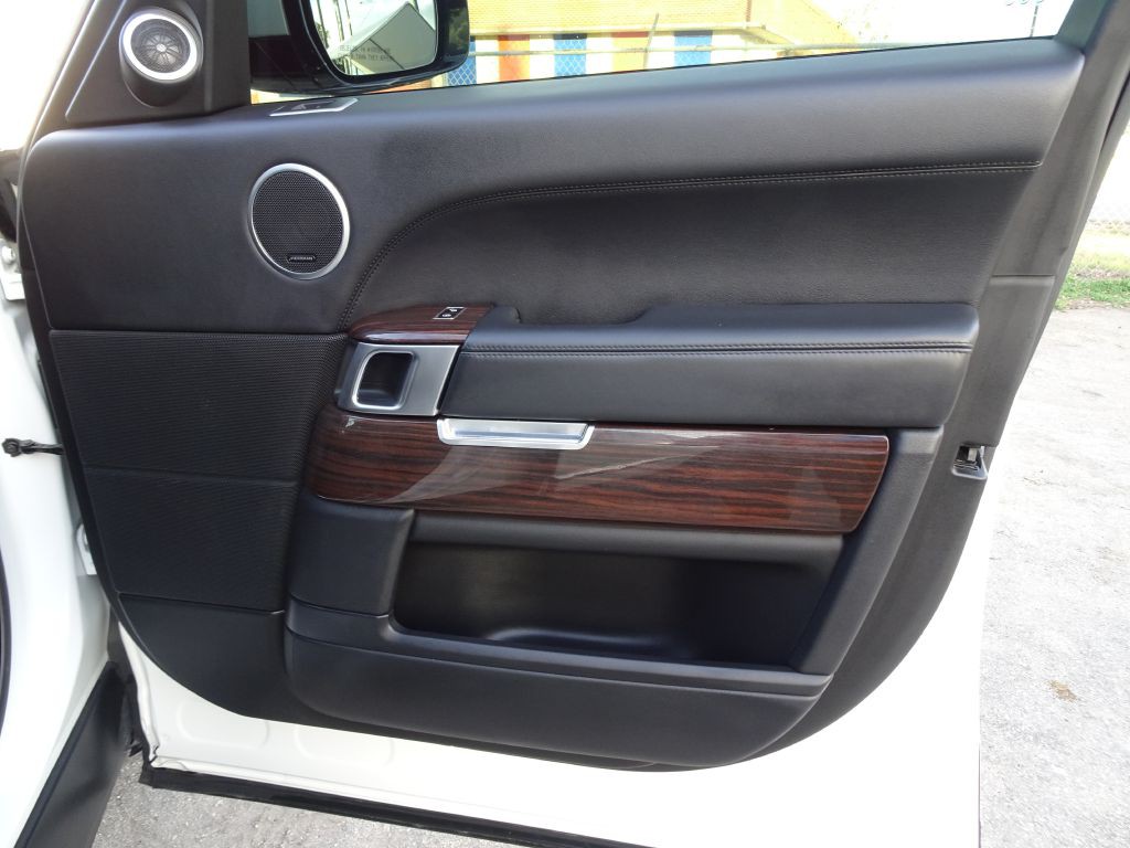 2014 Land Rover Range Rover Image 17