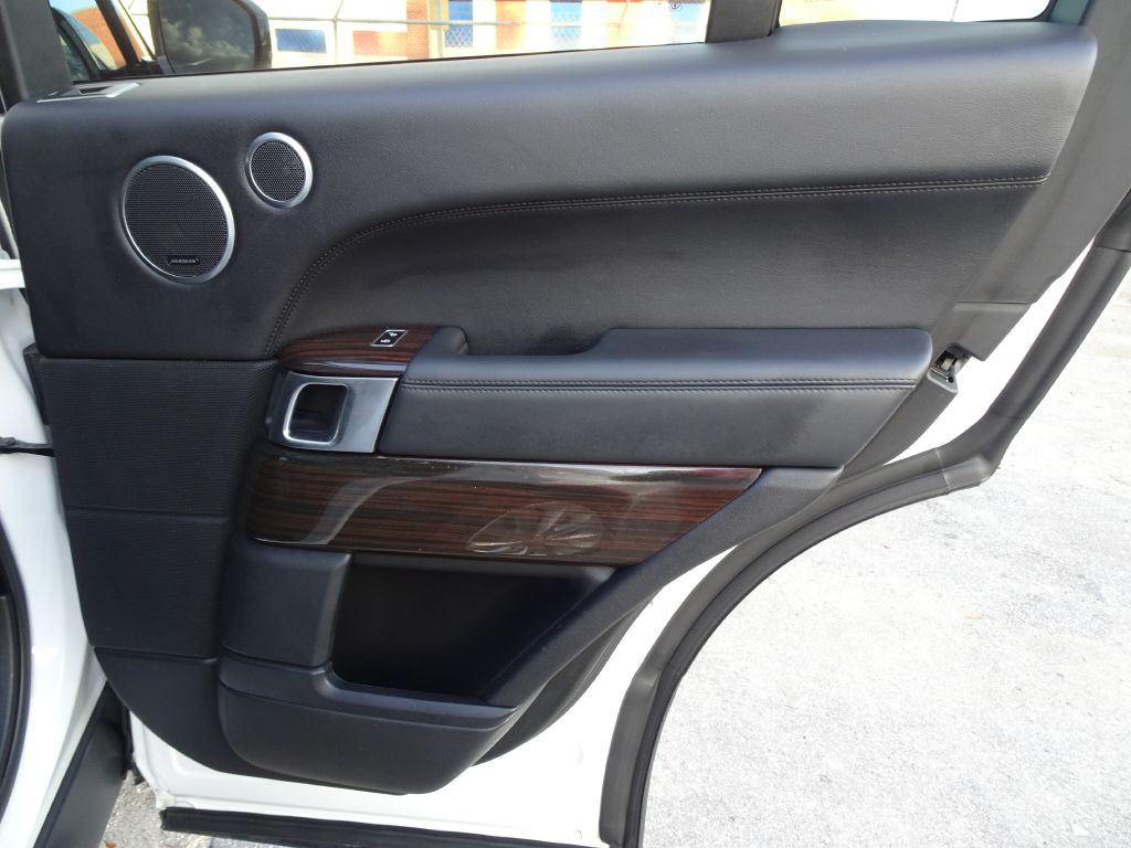 2014 Land Rover Range Rover Image 19
