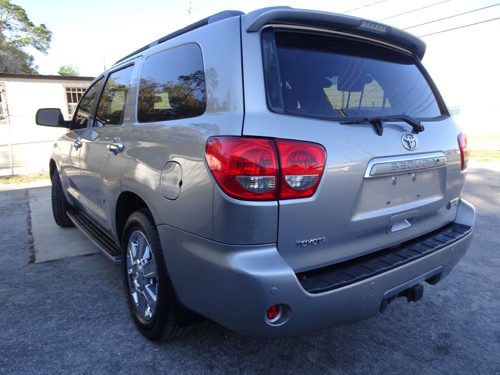 2010 Toyota Sequoia Image 8