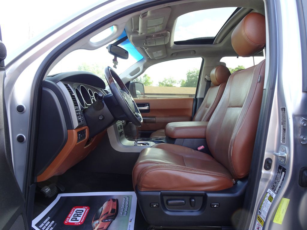2010 Toyota Sequoia Image 12