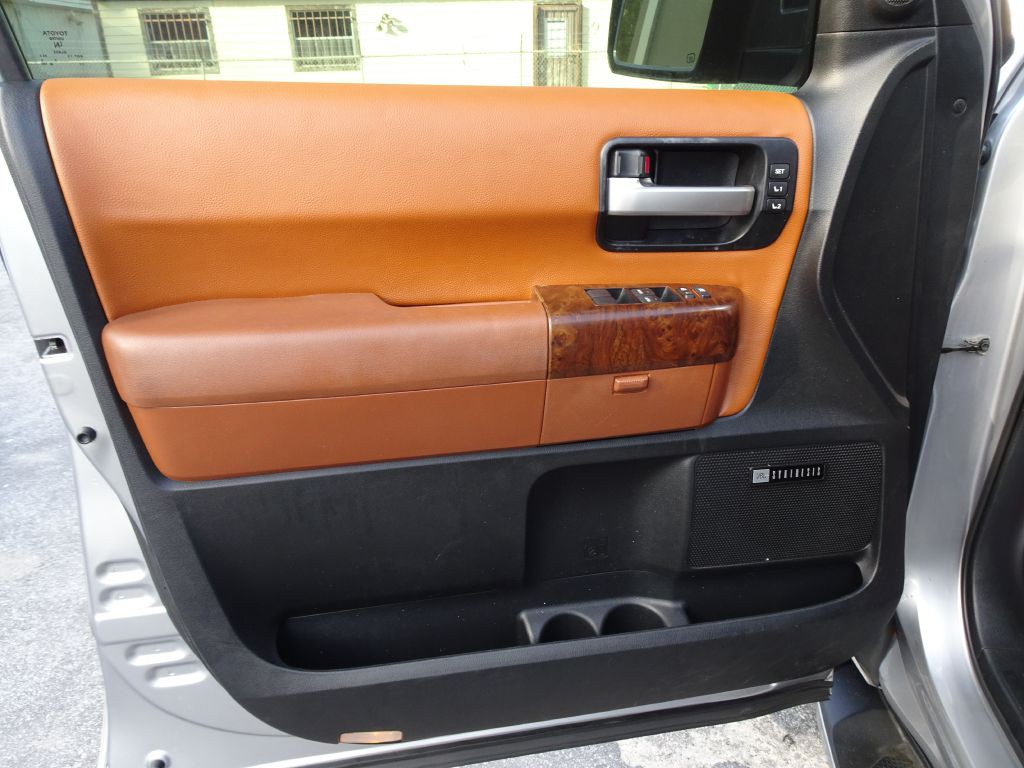 2010 Toyota Sequoia Image 13