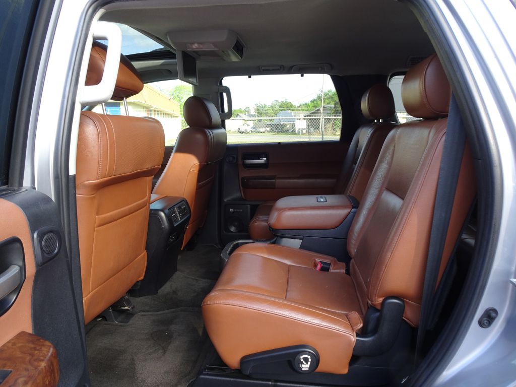 2010 Toyota Sequoia Image 14