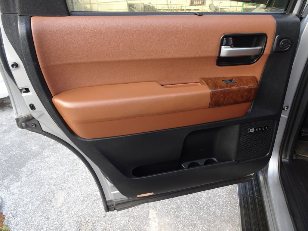 2010 Toyota Sequoia Image 15