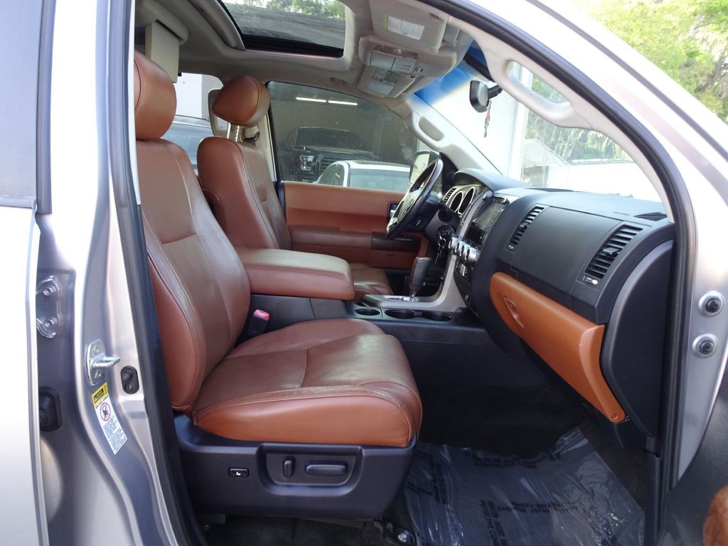 2010 Toyota Sequoia Image 17