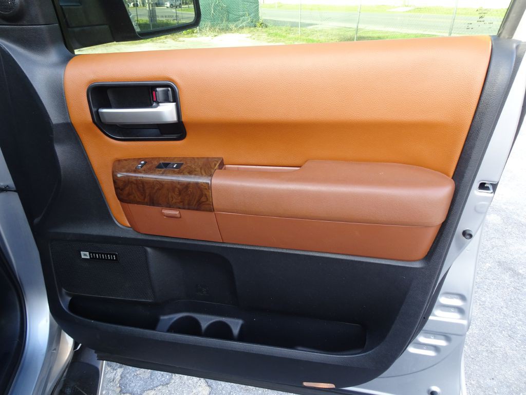 2010 Toyota Sequoia Image 18