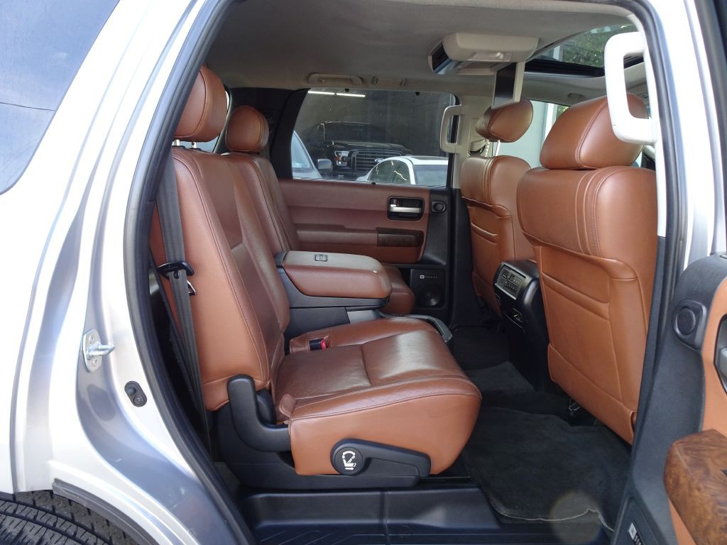2010 Toyota Sequoia Image 19