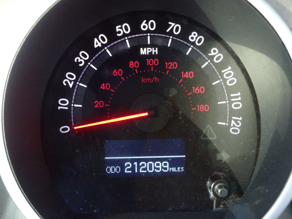 2010 Toyota Sequoia Image 24